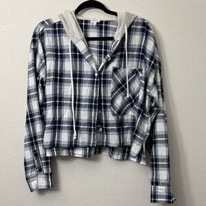 NWOT Francesca’s cropped flannel